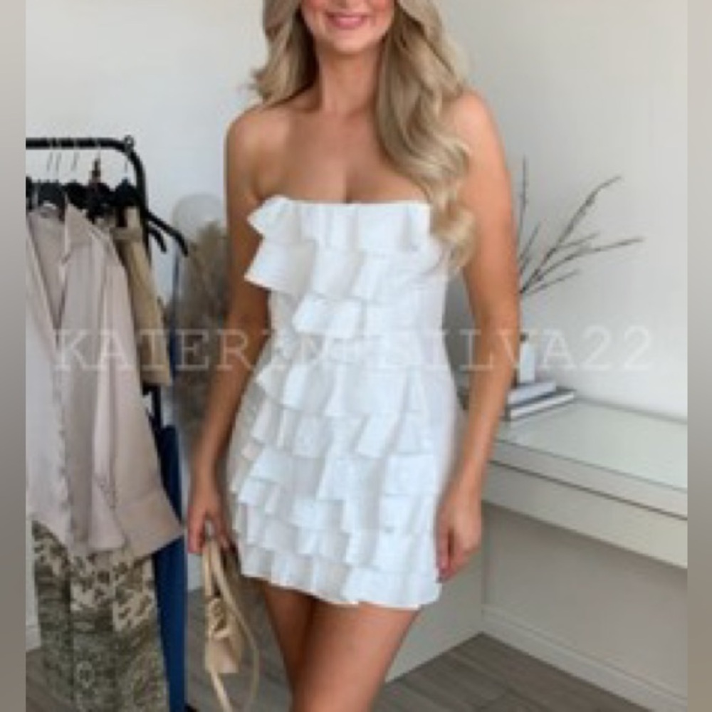 857. NWOT Zara White Strapless Layered Dress